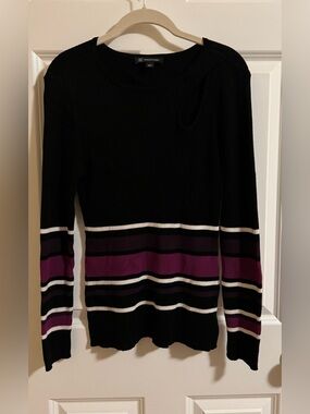 EUC INC fun sweater with cutout feature. Size L